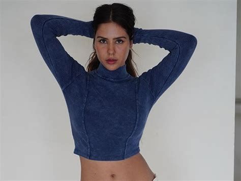 sonam bajwa sexy|Sonam Bajwa Flaunts Her Toned Midriff & Ample Assets In